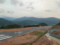 बैतडी विमानस्थलमा जहाज बस्दैन बरु टिकटक बन्छ 